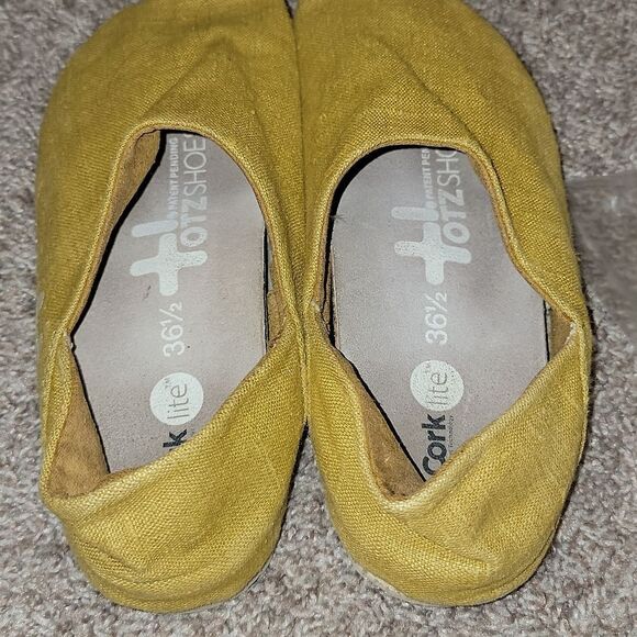OTZ Cork Lite Espadrille Slip On Mustard Yellow Canvas Caveman Shoes Size 6.5 - Picture 6 of 10